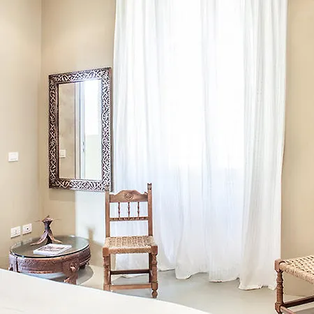 Delightful A Few Steps From Port Apartamento Como