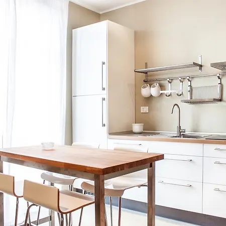 Apartamento Delightful A Few Steps From Port Como