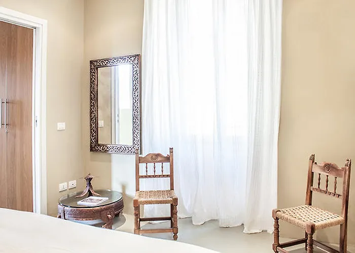 Delightful A Few Steps From Port Apartamento Como